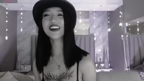 megan_saint online show from August 3, 3:05 pm