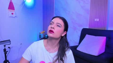 Snapshot of megan_star73 chatting on February 4, 11:27 am Megan online show from February 4, 11:27 am