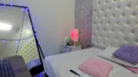 megan_tower online show from November 11, 7:03 pm