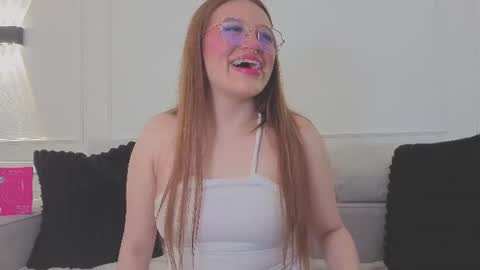 Snapshot of megan_vg chatting on July 11, 3:53 am Megan online show from July 11, 3:53 am