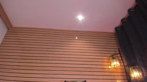 megan_vixenx online show from April 14, 4:07 am