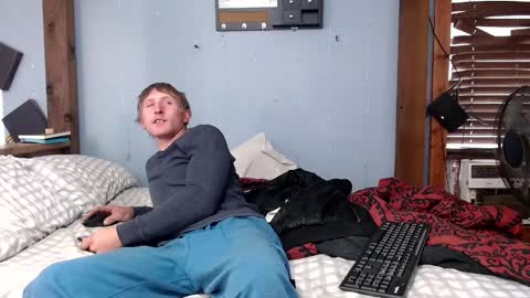 Snapshot of meganandeddie6715 chatting on December 7, 4:25 pm eddie and megan online show from December 7, 4:25 pm