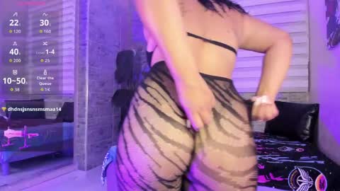 Snapshot of meganblazze chatting on May 29, 3:59 am Megan online show from May 29, 3:59 am