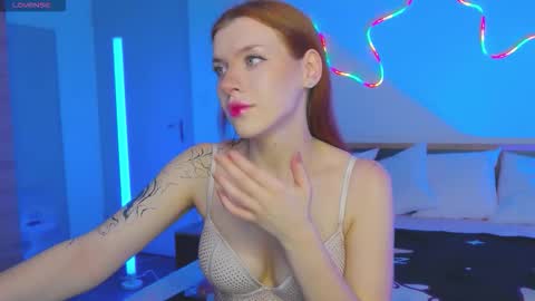 megancat333 online show from December 4, 7:39 am