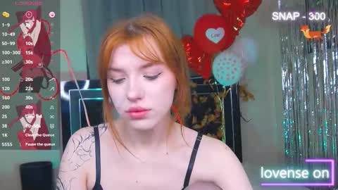 Snapshot of megancat333 chatting on March 4, 9:32 pm megancat333 online show from March 4, 9:32 pm