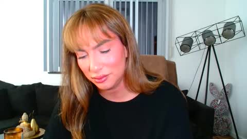 Snapshot of megancox_official chatting on February 5, 8:13 pm Megan Cox online show from February 5, 8:13 pm