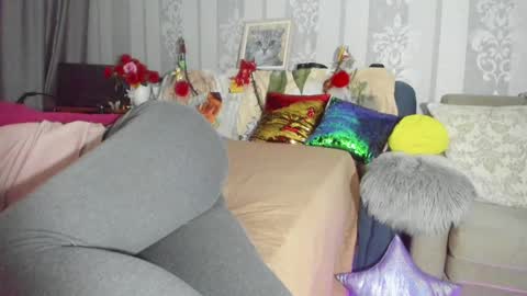 Nicki--------- Welcome to my Room online show from February 12, 6:51 pm