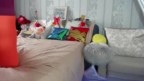 Nicki--------- Welcome to my Room online show from February 20, 7:55 am