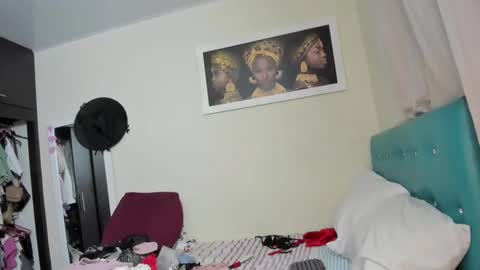 megan        online show from October 29, 2:47 am