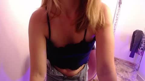 Snapshot of meganlk chatting on June 7, 11:14 am MEGAN online show from June 7, 11:14 am