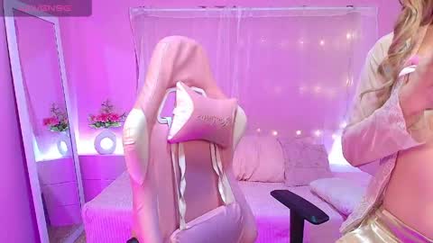 Snapshot of meganlust11 chatting on May 29, 5:55 pm meganlust11 online show from May 29, 5:55 pm