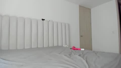 meganmir1 online show from February 26, 5:45 pm