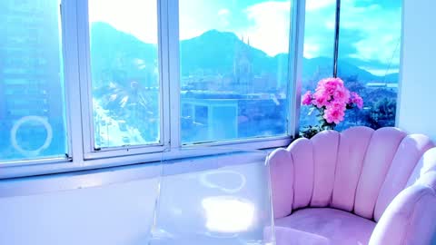 Snapshot of megann__sweet chatting on December 20, 1:33 pm Mara online show from December 20, 1:33 pm