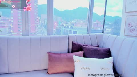 Snapshot of megann__sweet chatting on February 3, 4:31 pm Mara online show from February 3, 4:31 pm