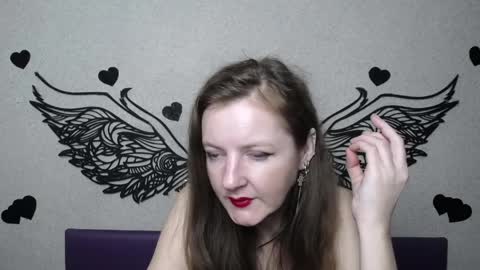 Snapshot of meganpirs chatting on April 2, 5:32 pm MeganPirs online show from April 2, 5:32 pm