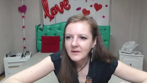 Snapshot of meganpirs chatting on April 25, 5:10 am MeganPirs online show from April 25, 5:10 am