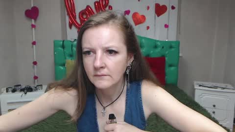 Snapshot of meganpirs chatting on May 10, 5:01 am MeganPirs online show from May 10, 5:01 am