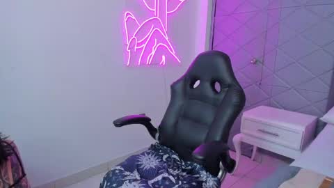 Megan Presley online show from April 29, 6:58 pm