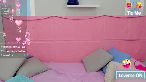 Snapshot of meganqueen2 chatting on February 22, 1:00 am Megan Queen online show from February 22, 1:00 am