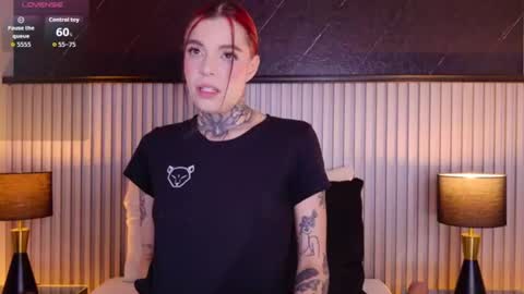Snapshot of meganreed_ chatting on July 21, 10:12 pm Megan online show from July 21, 10:12 pm