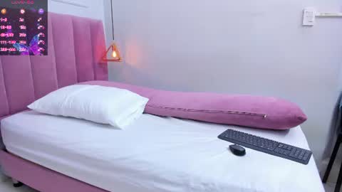 Snapshot of megansaenz_1 chatting on June 10, 7:57 pm Megan online show from June 10, 7:57 pm
