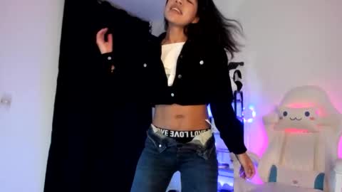 Snapshot of meganthompsonn chatting on February 21, 8:37 am Megan online show from February 21, 8:37 am