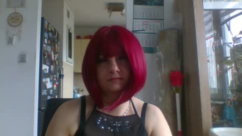 Snapshot of meganwetpussy chatting on June 5, 9:37 am Megan online show from June 5, 9:37 am