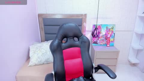 Snapshot of meganzarick chatting on October 25, 12:45 pm M E G A N online show from October 25, 12:45 pm