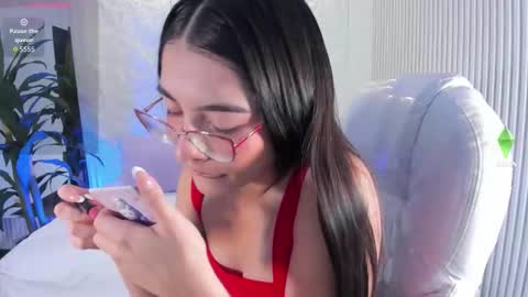 Snapshot of megara20 chatting on December 2, 10:38 pm Megara20 online show from December 2, 10:38 pm