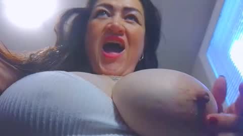 Snapshot of megatitsxx chatting on October 1, 5:41 pm SHAROLD online show from October 1, 5:41 pm