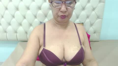Snapshot of megatitsxxx chatting on January 25, 12:59 am milfpleasure online show from January 25, 12:59 am