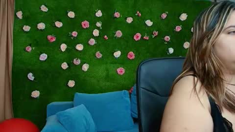 megatitts_ online show from November 3, 7:59 pm