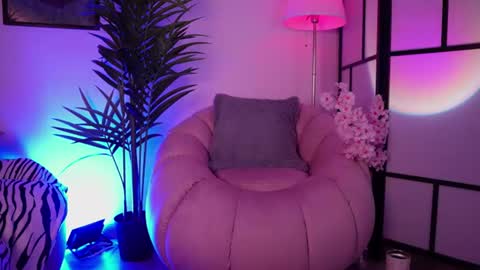 Snapshot of megga_bluee chatting on July 29, 11:36 pm megga_bluee online show from July 29, 11:36 pm
