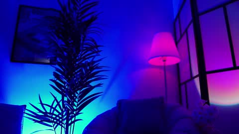 Snapshot of megga_bluee chatting on July 31, 11:59 pm megga_bluee online show from July 31, 11:59 pm