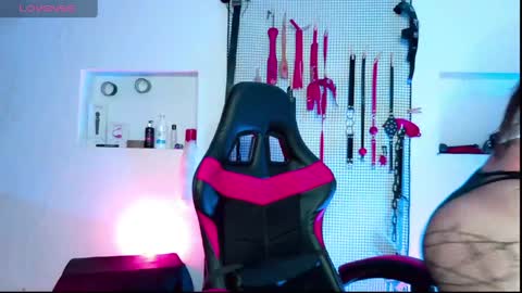 Snapshot of meggan_greey chatting on December 29, 9:52 pm Your best slave online show from December 29, 9:52 pm