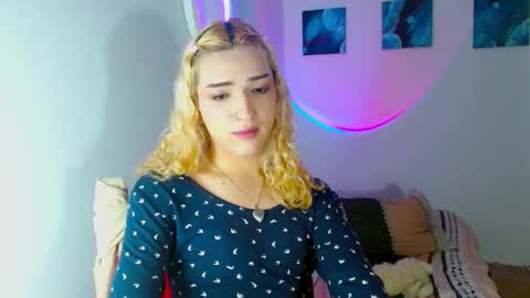 Snapshot of meghan_devil_ chatting on March 9, 3:10 am meghan_devil_ online show from March 9, 3:10 am