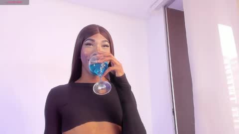 meghanallen_ online show from April 24, 10:01 pm