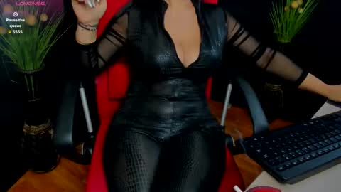 Miss Meghan or MM    online show from November 19, 2:22 am