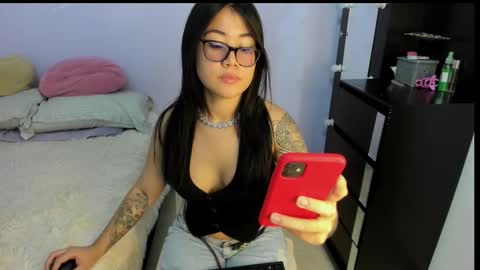 Snapshot of megumi3 chatting on October 18, 12:02 am megumi3 online show from October 18, 12:02 am