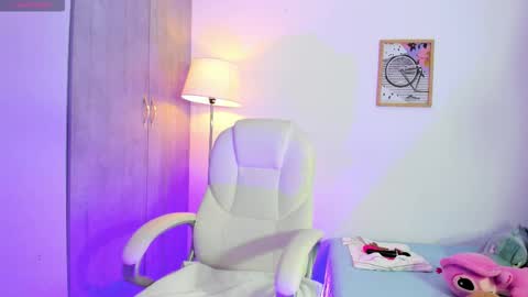 Snapshot of megumi_ann chatting on October 27, 2:04 am Ann online show from October 27, 2:04 am