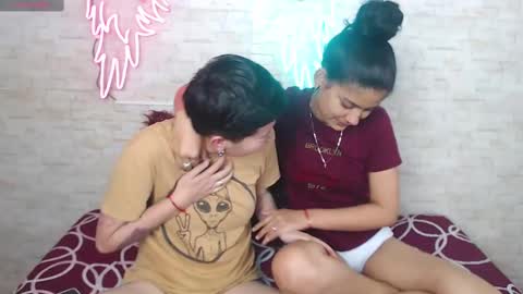 mei and gaby online show from October 16, 4:24 am
