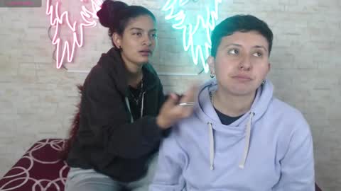 mei and gaby online show from October 17, 3:42 am