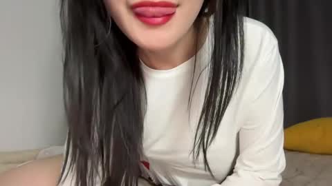 Mei online show from May 23, 9:30 pm