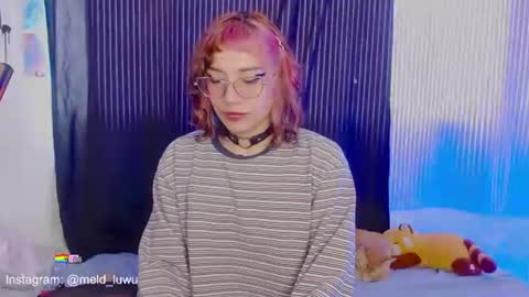 Snapshot of mel_dahlia chatting on June 26, 4:33 pm Melissa - - Please help me to reach 100 thumbs up online show from June 26, 4:33 pm