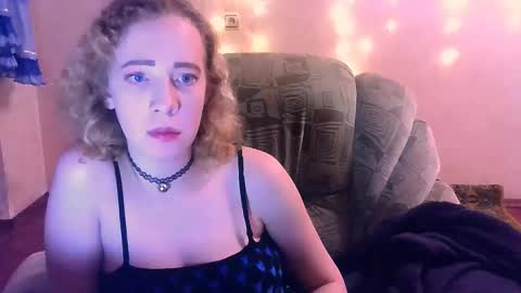 Snapshot of mel_mellie chatting on January 22, 9:10 pm Mel Mellie online show from January 22, 9:10 pm