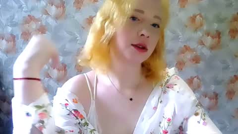 Mel Mellie online show from April 30, 2:23 pm