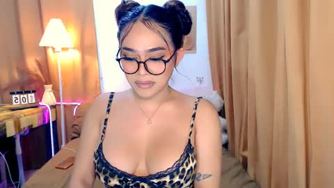 Snapshot of mel_rai14 chatting on April 5, 2:25 pm mel_rai14 online show from April 5, 2:25 pm