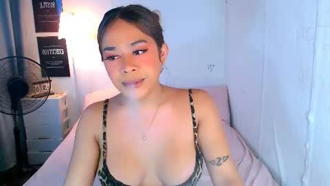 mel_rai14 online show from August 2, 6:34 am