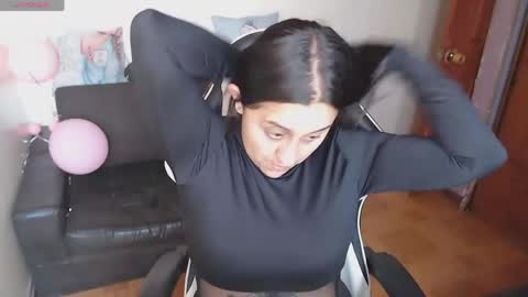 Snapshot of mel_raise chatting on May 9, 6:13 pm mel raise online show from May 9, 6:13 pm