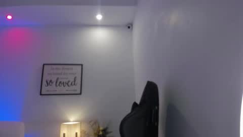 melan_owen online show from March 18, 11:02 am